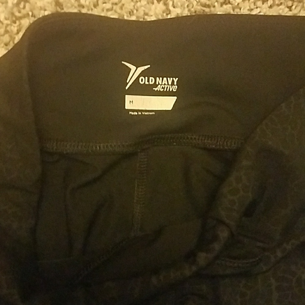 Old Navy capris - Picture 2 of 4